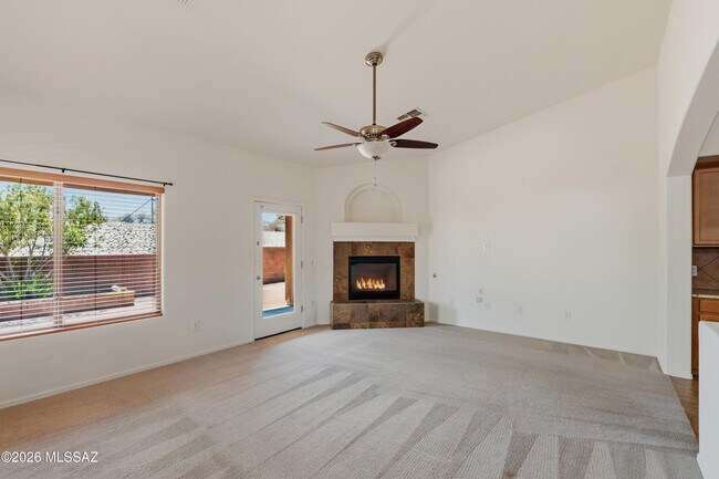 Building Photo - 677 W Pizzicato Ln
