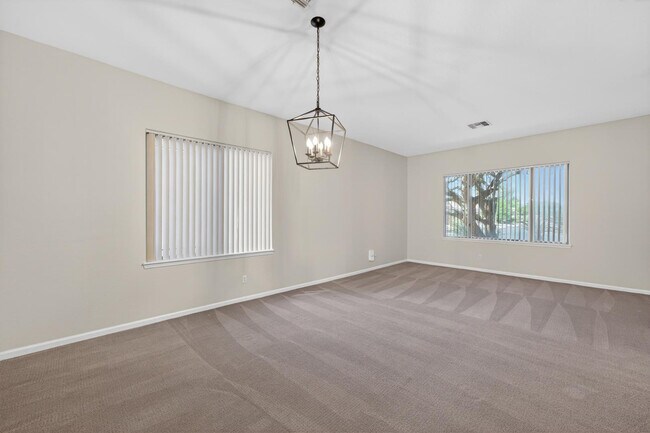 Building Photo - 4385 S Crosscreek Dr