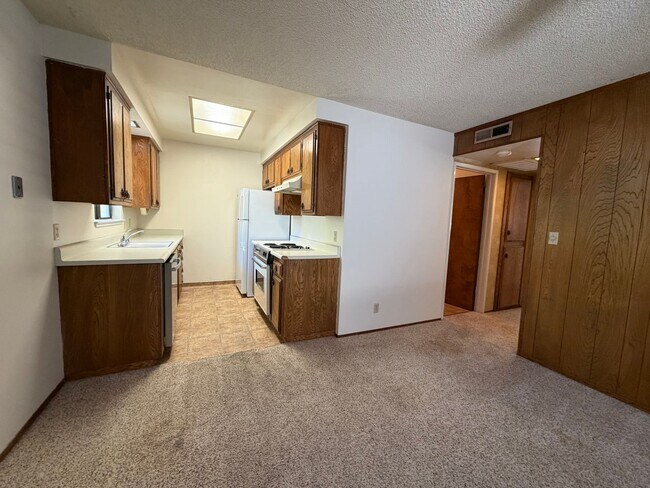 Building Photo - 7739 Southcliff Dr