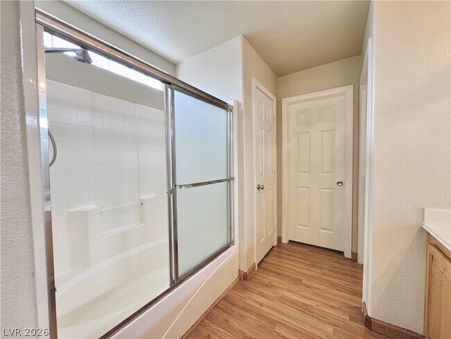 Building Photo - 8632 Shady Pines Dr