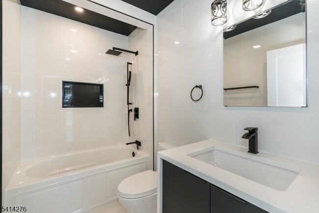 Building Photo - 76 Burnet Rd