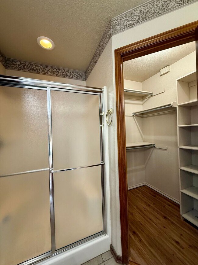 Building Photo - Spacious 3 bed, 2.5 Bath 2-story Home in South Okc