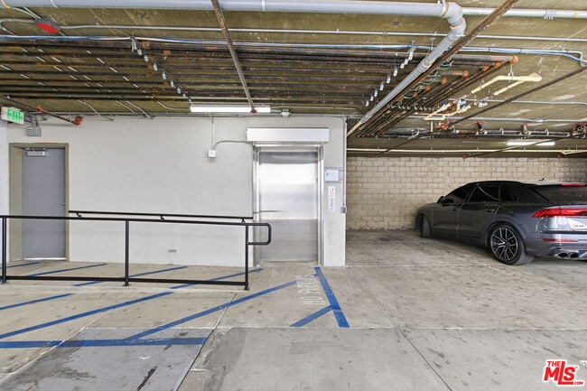 Building Photo - 8827 Van Nuys Blvd
