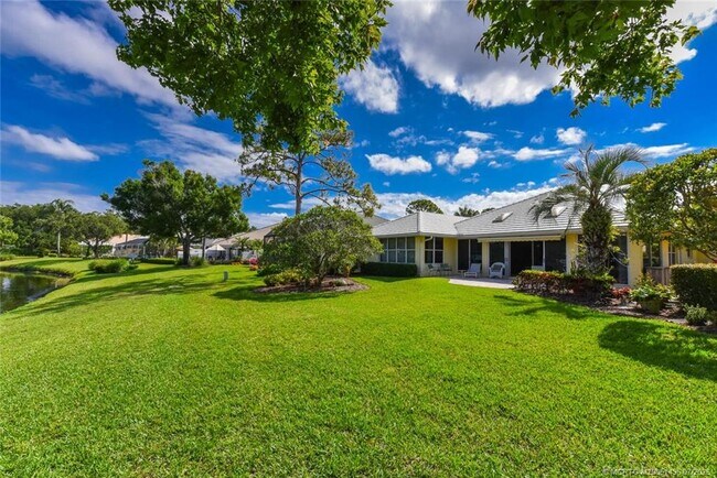 Building Photo - 3510 SE Cambridge Dr