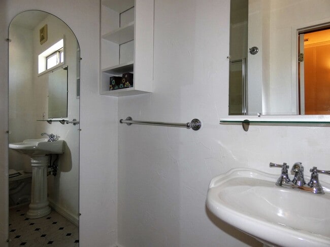 Building Photo - *Available NOW in Whittier!*