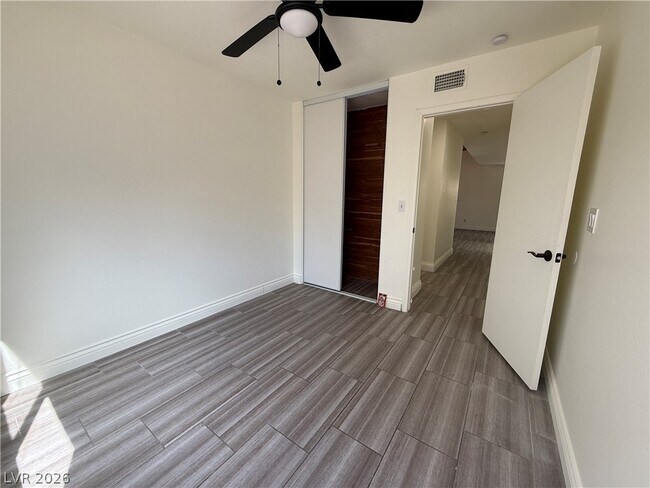 Building Photo - 4308 Apex Dr