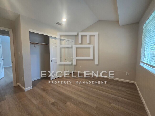 Building Photo - 117 Winslow Ct