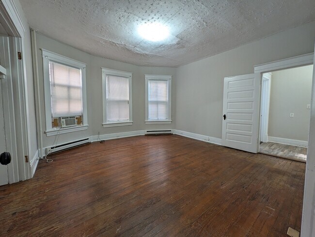 Building Photo - 218 Warwick, Unit A