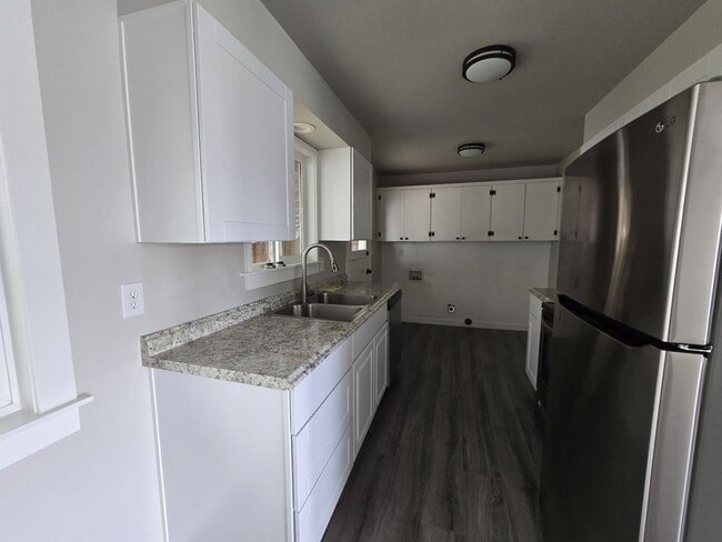 Building Photo - 2585 W Bradford Ct