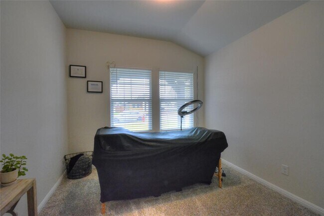 Building Photo - 257 Fossil Dr