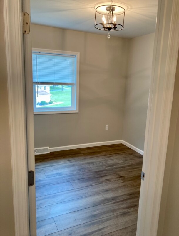 Building Photo - 1052 Stonybridge Dr