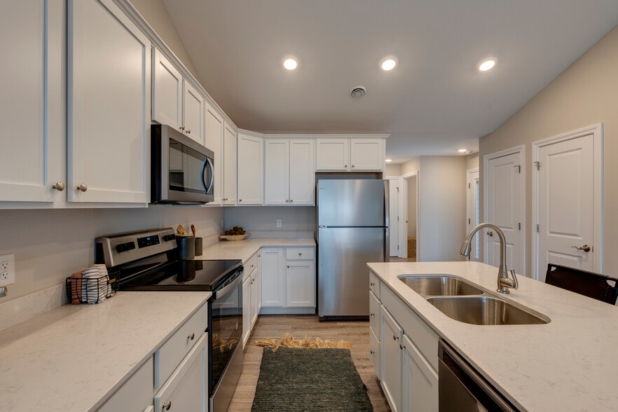 Building Photo - Rivers Edge Villas