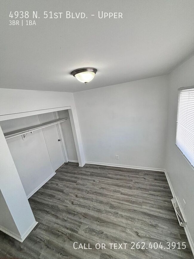 Building Photo - Spacious 3 Bedroom Upper-Make This Your Ne...