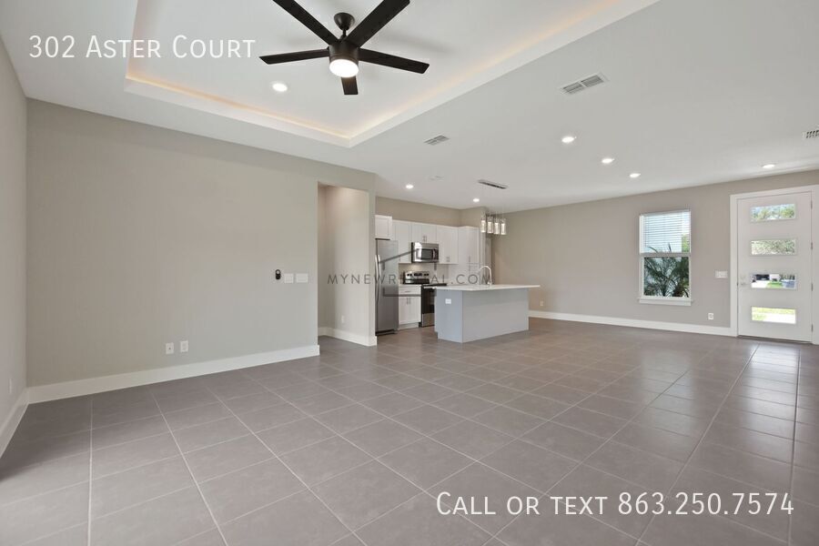 Building Photo - 302 W Aster Ct
