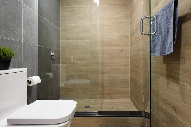 Building Photo - 1597 York Ave