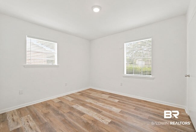 Building Photo - 509 Gayfer Ave