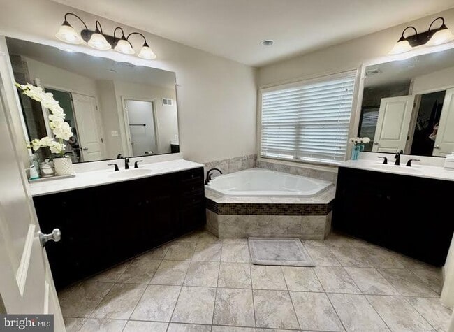 Building Photo - 23689 Sailfish Square