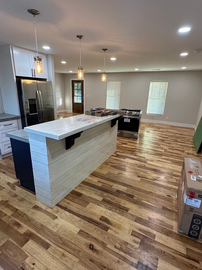 Raised Bar Island - 869 Starr Hill Rd