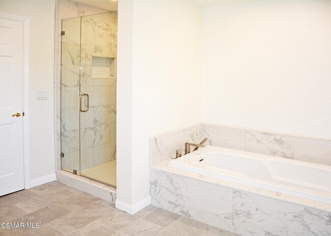 Building Photo - 4551 Tam O Shanter Dr