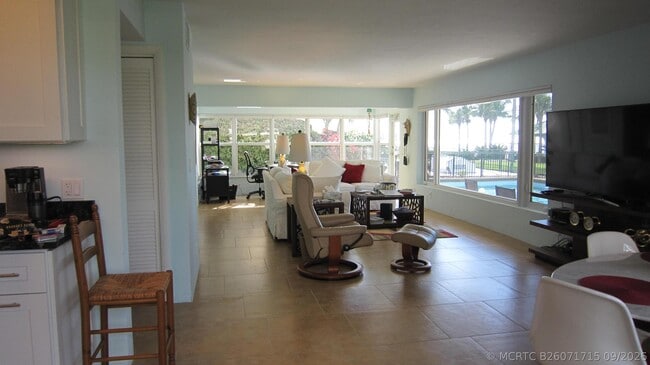 Building Photo - 308 Inlet Way