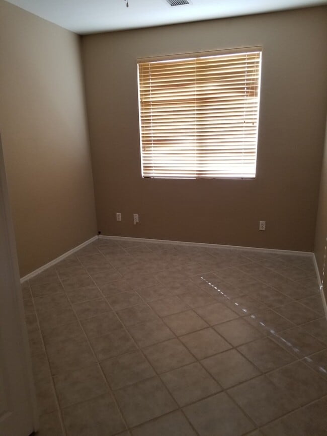 Building Photo - 2355 W High Country Dr