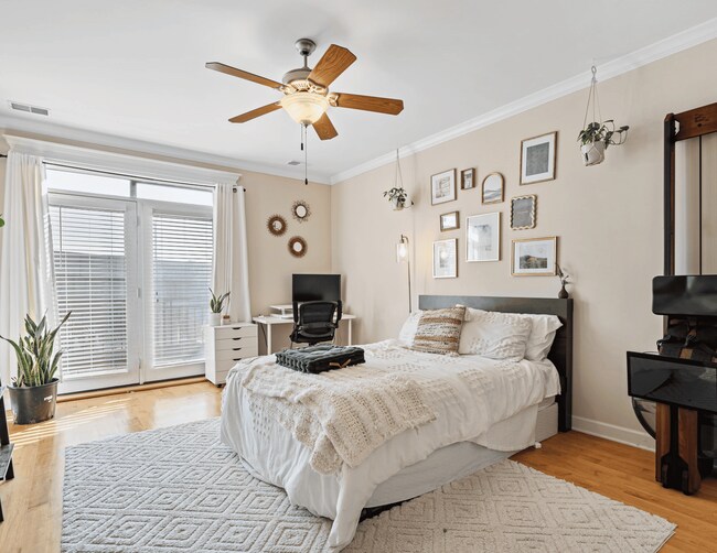 Master bedroom - 3329 N Sheffield Ave