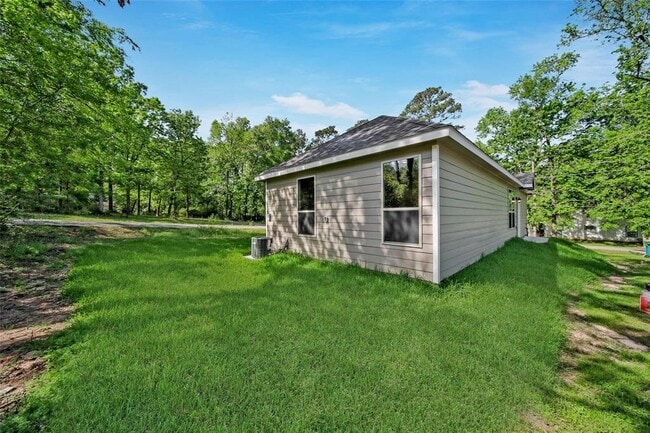Building Photo - 1307 St Lawrence River Rd
