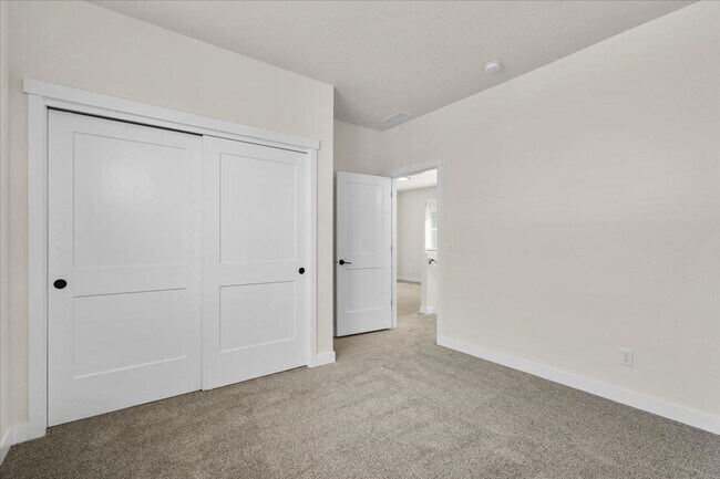 Building Photo - Newly Constructed Home with Spacious Layout