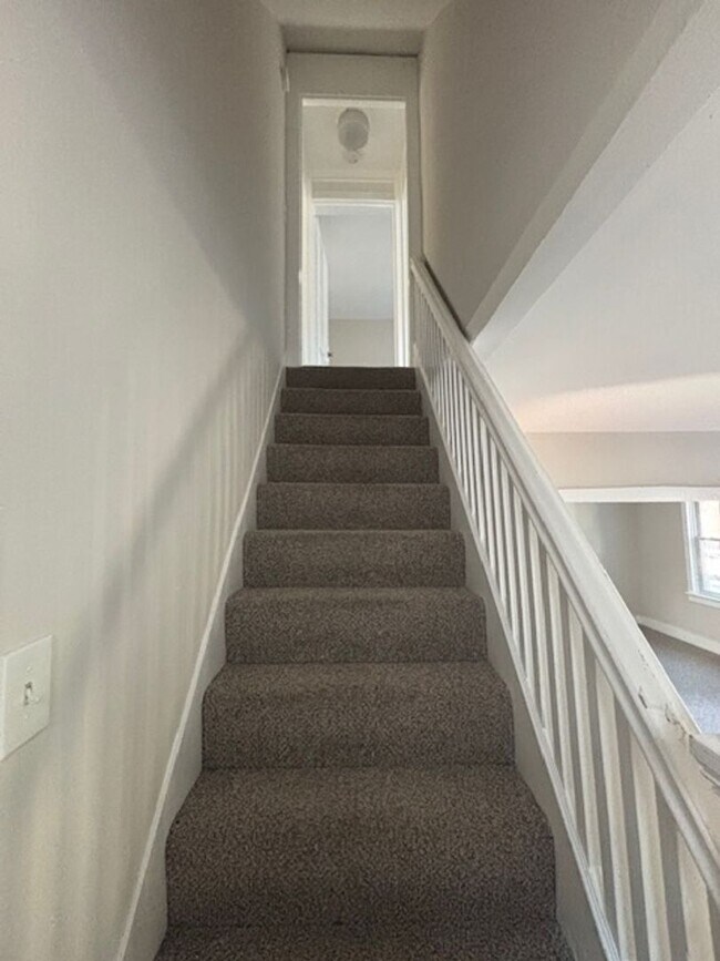Building Photo - 3 Bedroom 1.5 Bathroom Available in Manheim!
