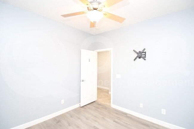 Building Photo - 3721 S Ashley Pl