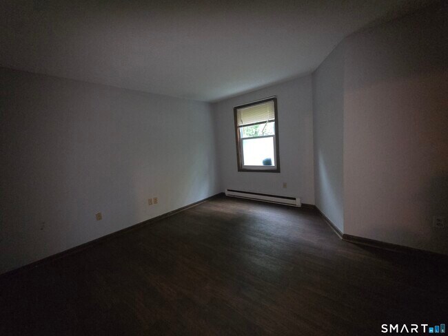 Building Photo - 883 Rubber Ave