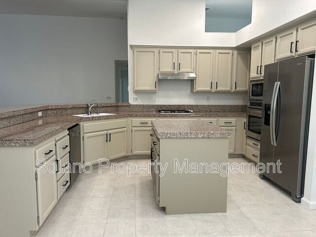 Building Photo - 542 Fiesta Ct