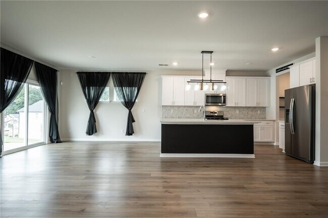 Building Photo - 13 Westerly Sta