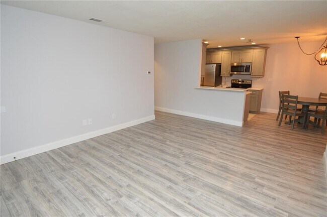 Building Photo - 10265 Gandy Blvd N