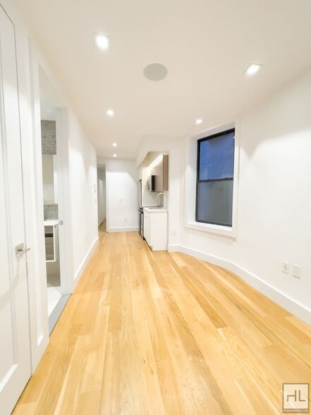 Building Photo - EAST 96 STREET / 2-Bed 1-Bath