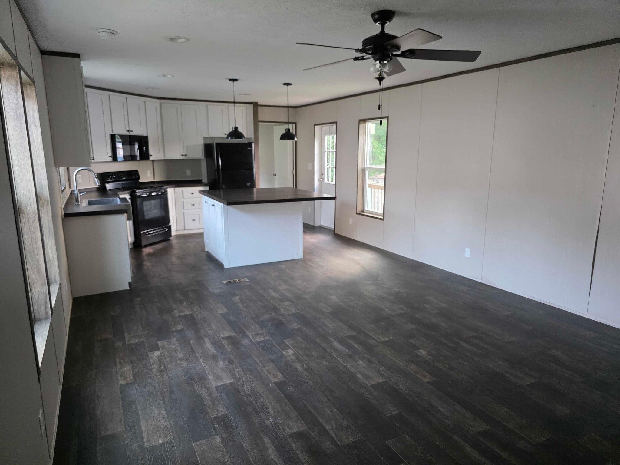 Building Photo - 4049 Trout Ln