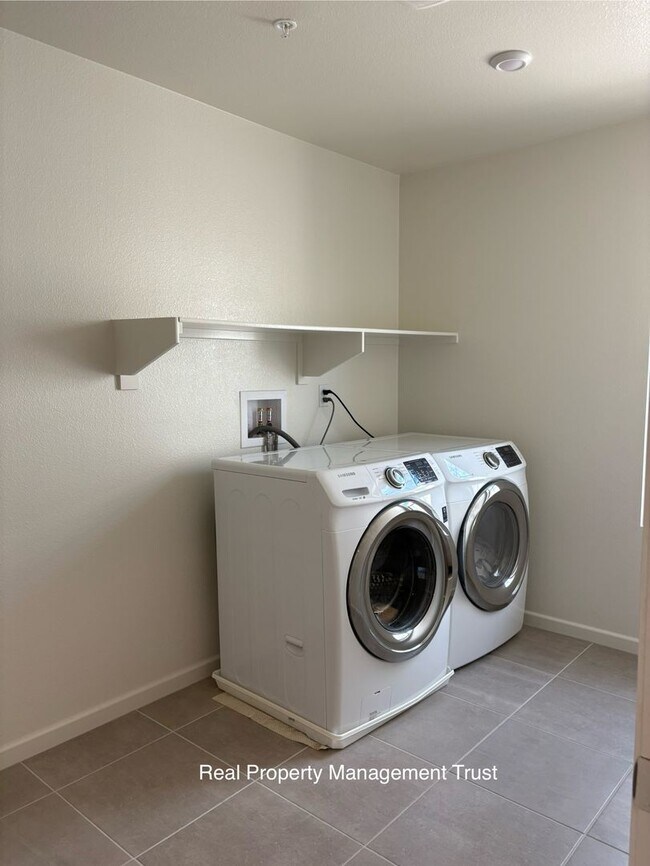 Building Photo - Meticulously Cared for Condo for Rent
