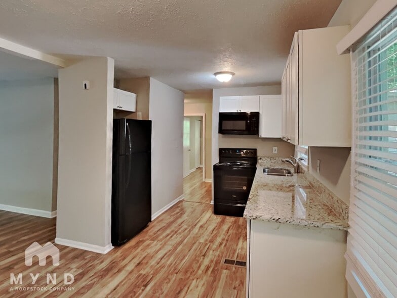 Building Photo - 502 Fairlane Cir NW