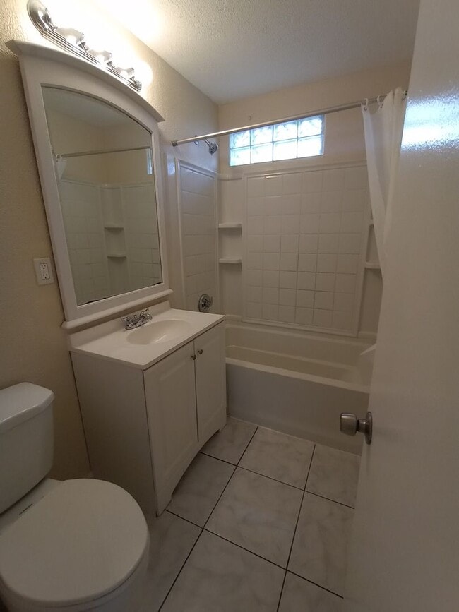 Building Photo - 4/2 HOME FOR RENT!! AVAILABLE NOW