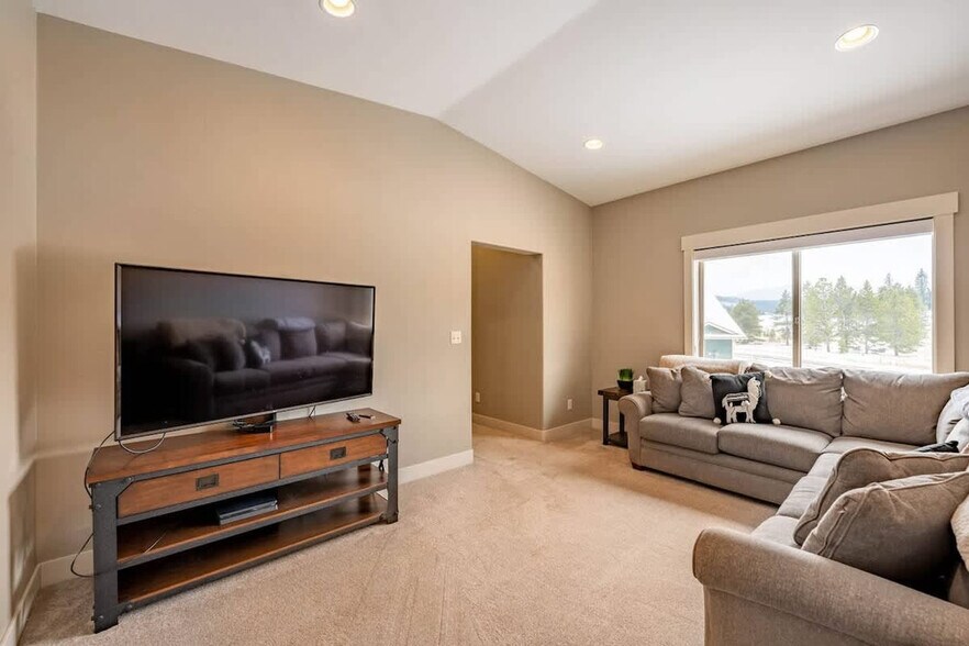 Building Photo - 312 Mountain Willow Dr