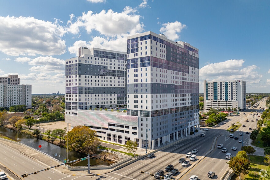 Building Photo - Terrazul