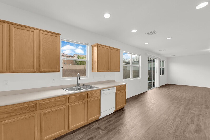 Building Photo - 9633 Rolling Thunder Ave