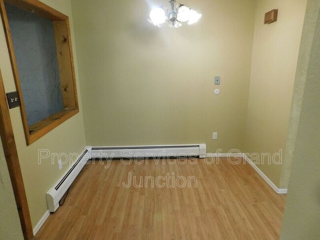 Building Photo - 563 E Good Hope Cir