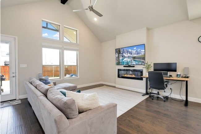 Building Photo - 6842 Gavin Dr