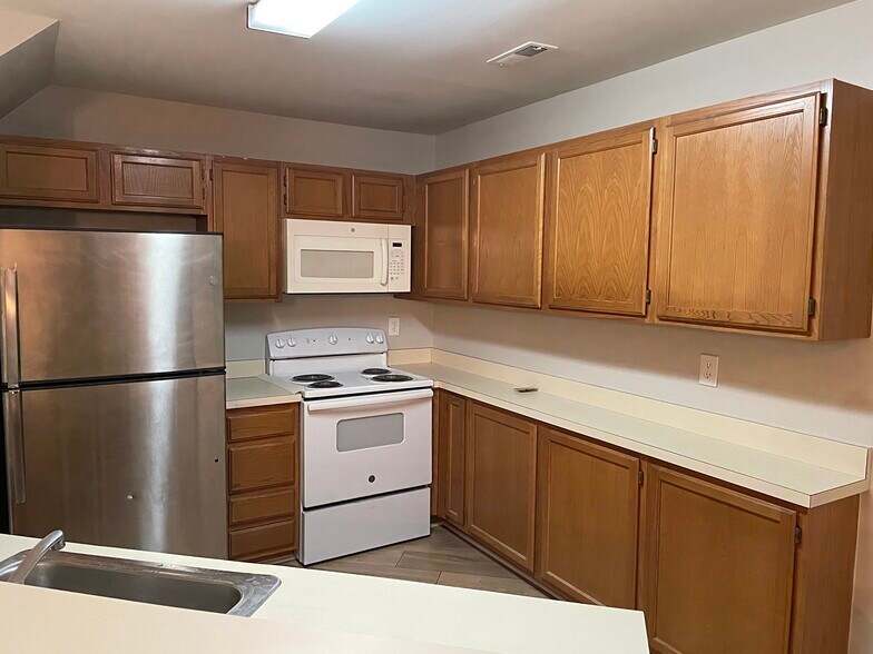 Building Photo - 4112 Kennygreen Ct