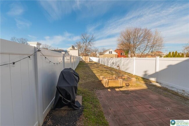 Building Photo - 343 Broad St