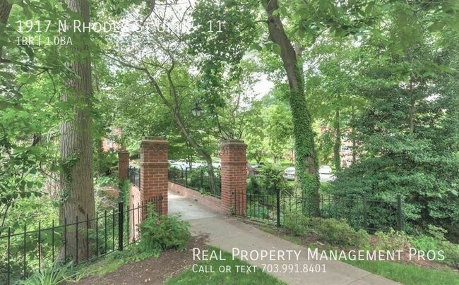 Building Photo - Rare Sun-Drenched Courthouse Metro End Unit!