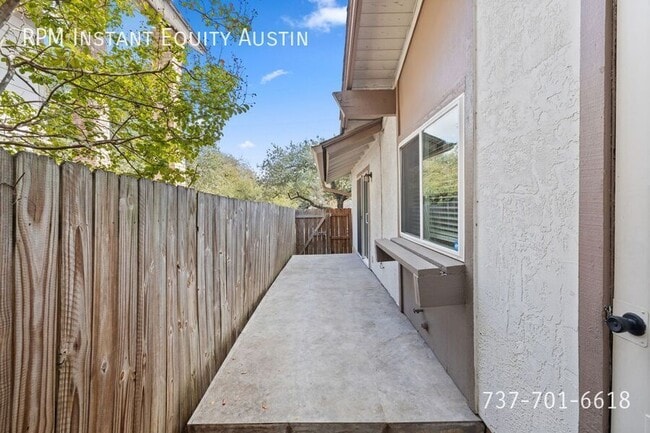 Building Photo - 8110 Ceberry Dr