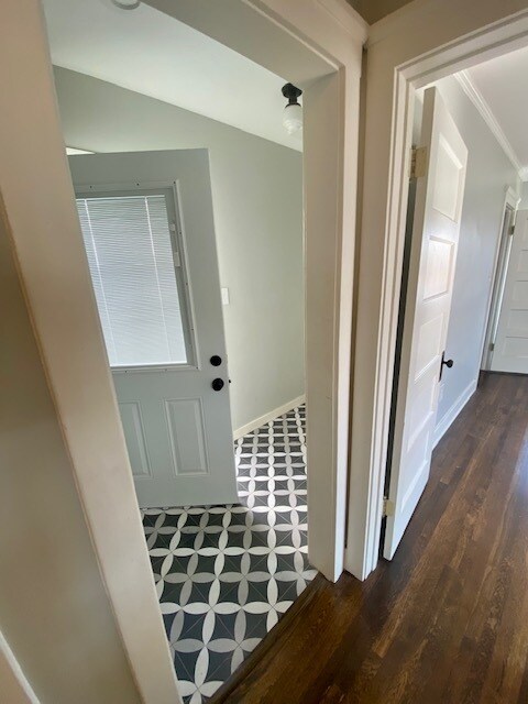 Building Photo - 160 S Catalina St