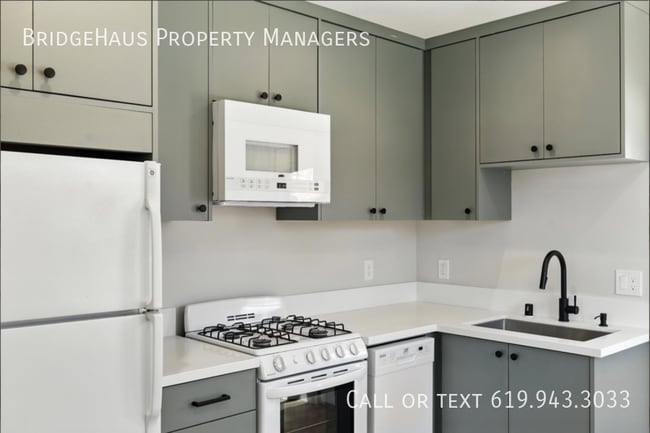 Building Photo - 211 Hensley-